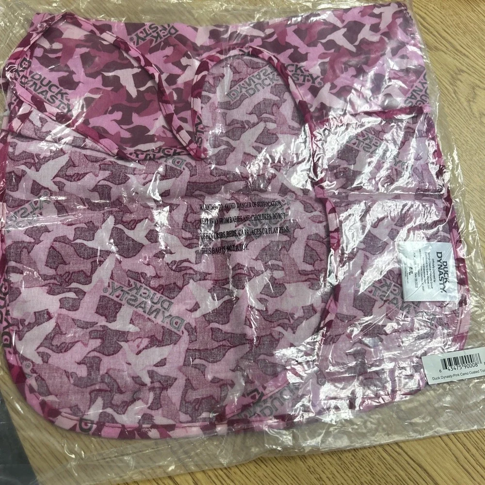 Duck Dynasty Pink Camo‎ Coated Toddler Bib - New in Package Lot Of 3